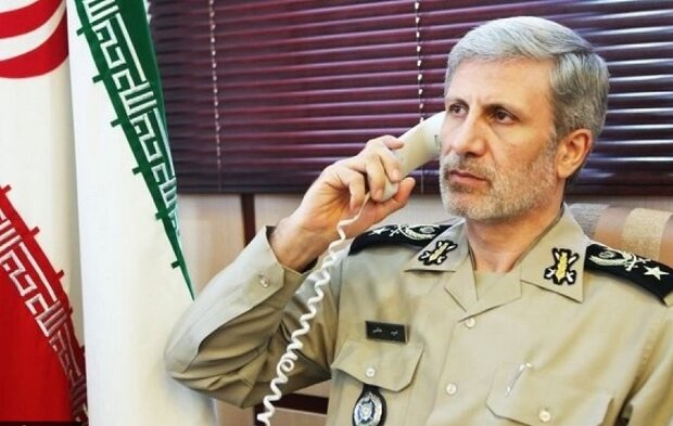 وزير الدفاع الايراني يهاتف نظيره العراق ويبلغه امرا