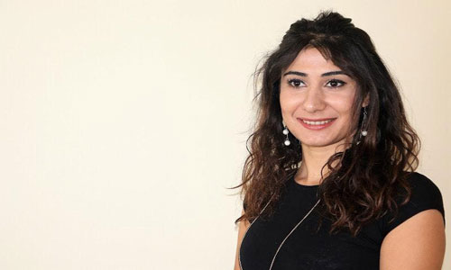 صحفية: تركيا أرغمتني على الهروب بسبب حبي لعلم كوردستان