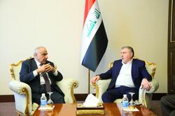 عبد المهدي يبلغ علاوي تجميد صلاحياته ولقاءاته