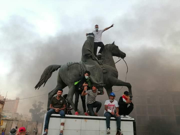 Protesters block roads in Baghdad and besiege Abdul Mahdi headquarters