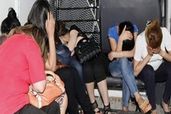 العراق يحكم بالمؤبد على مدير شبكة للدعارة والاتجار بالفتيات