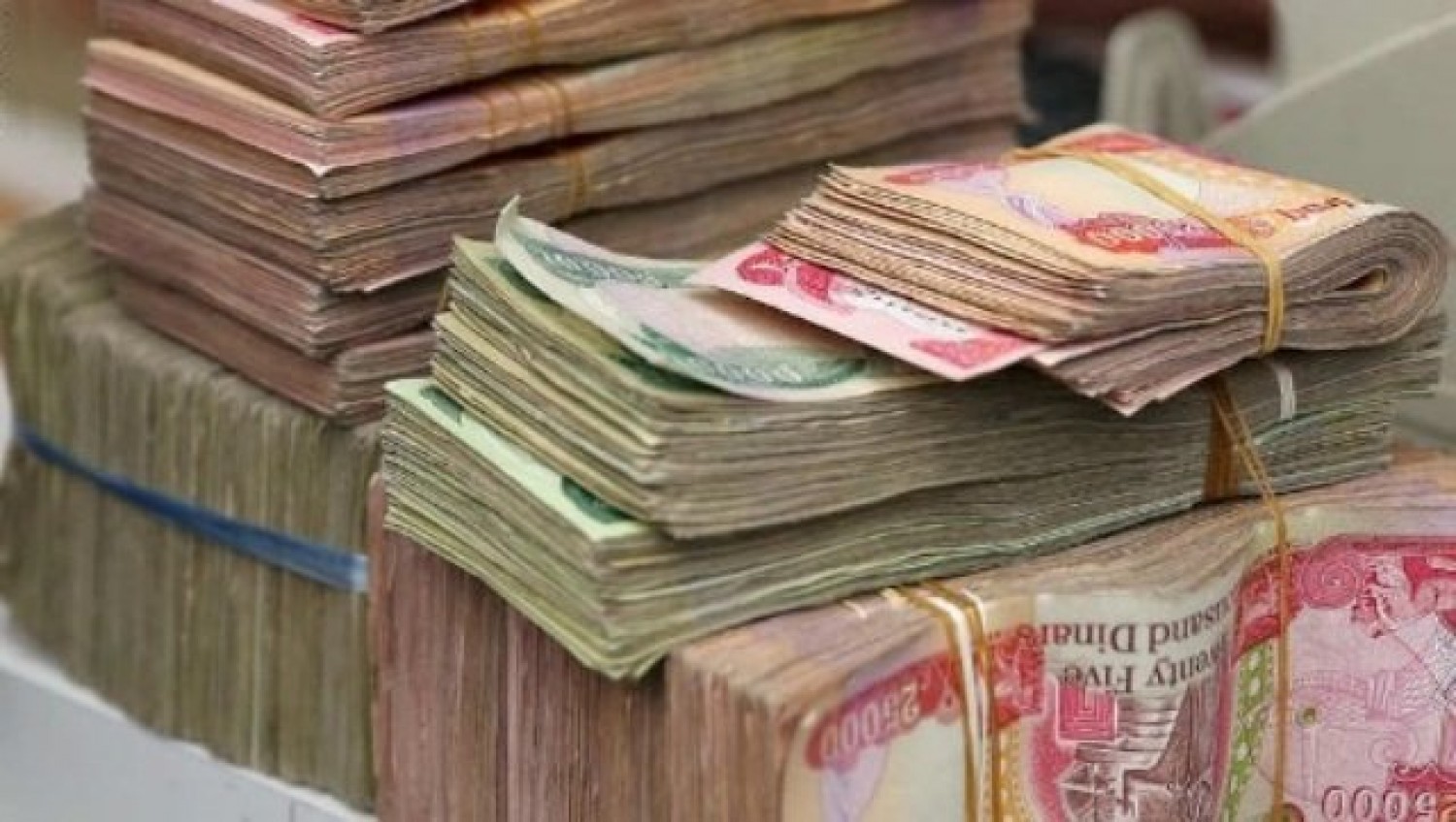 The Iraqi government sends financial sums and medical equipment to Kurdistan Region