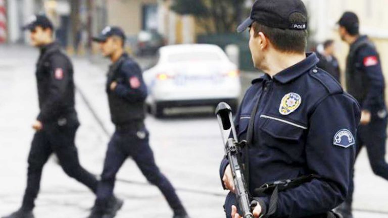 السلطات التركية تعتقل رئيسة بلدية مؤيدة للكورد