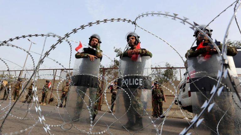 The Green Zone closed coinciding with the arrival of thousands of demonstrators, rejecting Allawi’s government