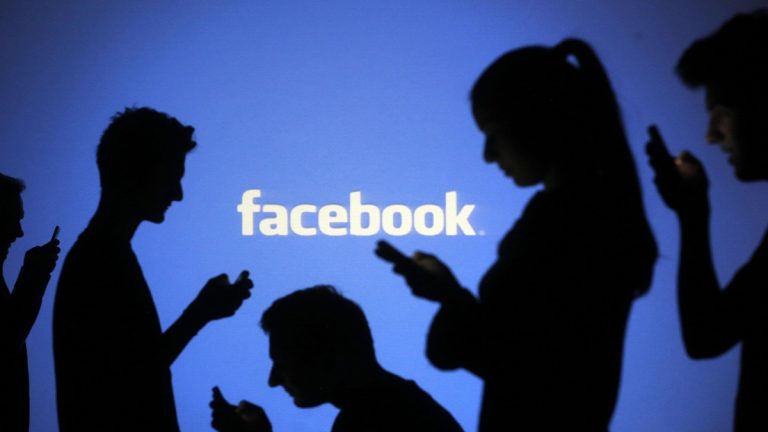 فيسبوك تتحدى التوقعات بوصول مستخدميها إلى 2.45 مليار‎