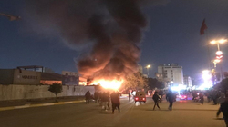 بالصور.. متظاهرون يحرقون مخيم المدرسي