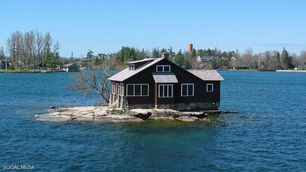 شجرتان ومنزل.. أصغر جزيرة مأهولة بالسكان في العالم