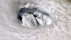 صور مذهلة من "ناسا".. كيف بدا الإعصار دوريان من الفضاء؟