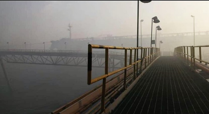 Civil defense extinguishes the ports’ fire in Basra