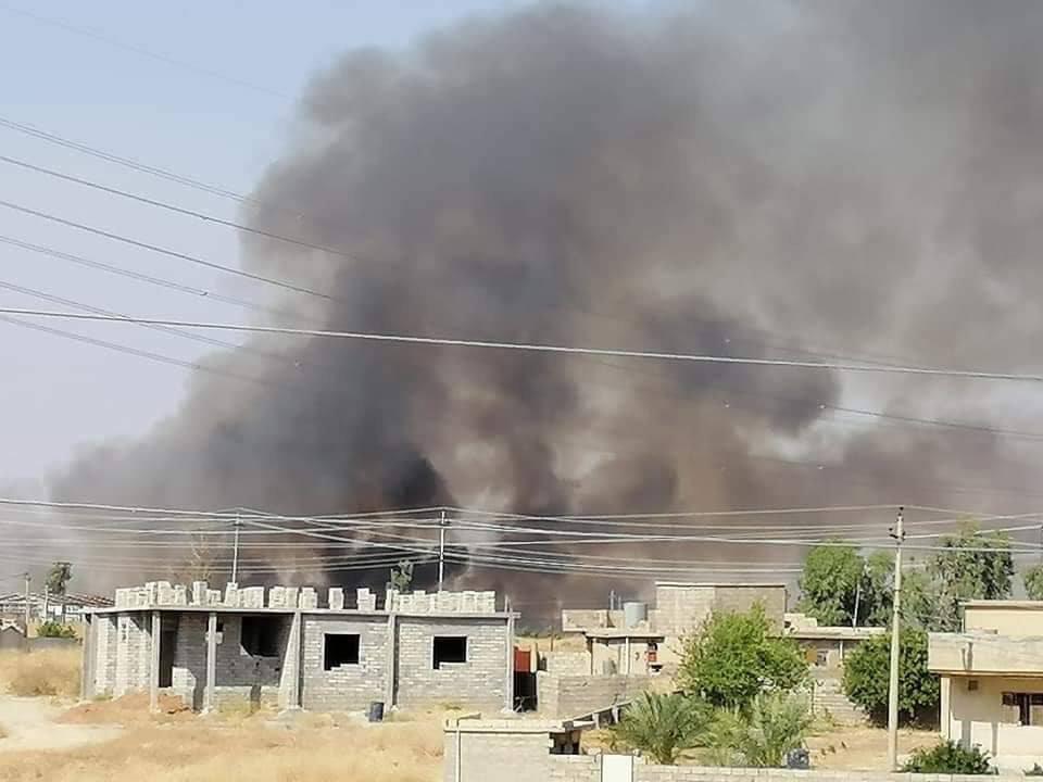 صور.. حريق كبير في معمل كبريت المشراق في الموصل