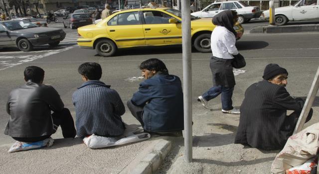 مسؤول ايراني: 744 ألف عامل خسروا وظائفهم  في 9 أشهر