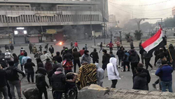 اصابات بصفوف المتظاهرين في بغداد والناصرية