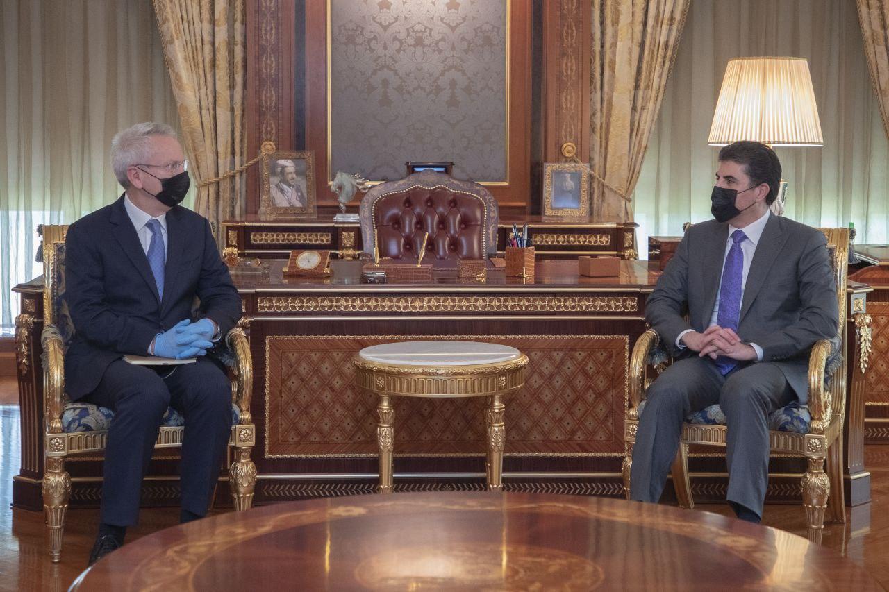 رئيس اقليم كوردستان يبحث مع القنصل البريطاني جملة ملفات منها علاقة بغداد واربيل