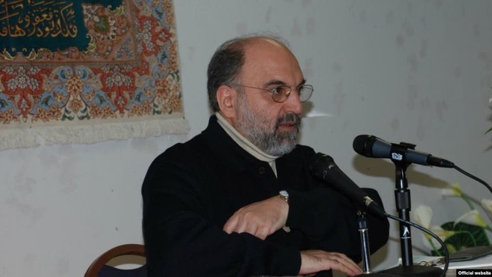 مفكر ايراني بارز يتنبأ باحتجاجات مسلحة في بلاده