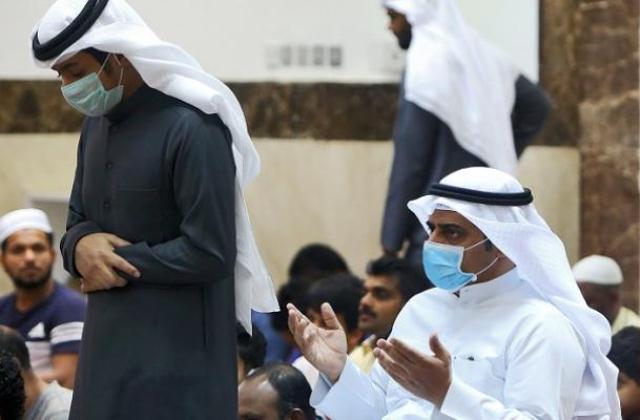 هيئة كبار العلماء في السعودية تفتي في ارتداء الكمامة خلال الصلاة: منهي عنه ولكن