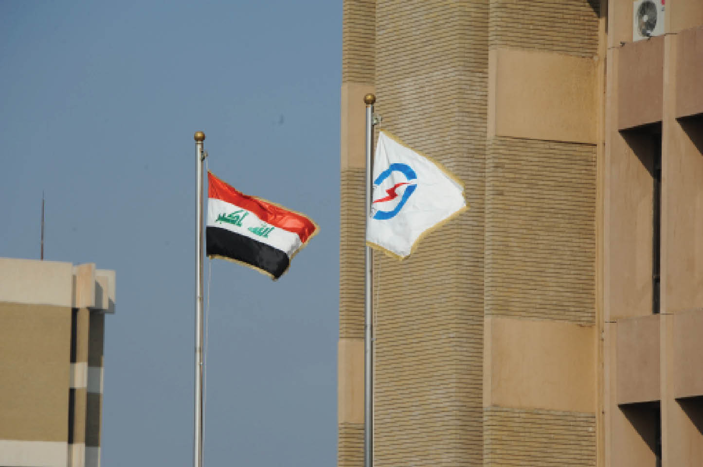 البرلمان يحقق داخل الوزارة عن فساد الكهرباء في العراق