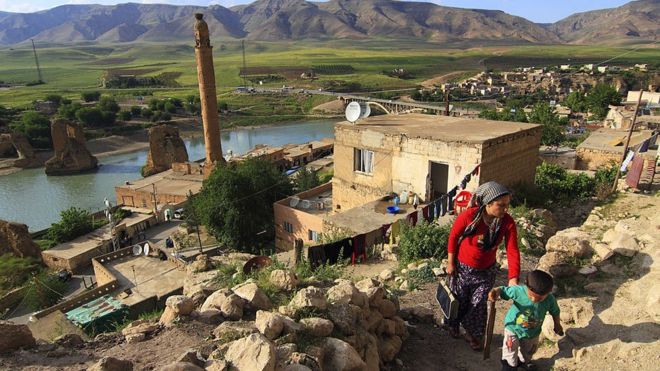 سد تركي يقضي على بلدة كوردية عمرها 12 ألف عام