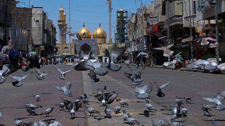 مشهد الايرانية تشتكي: إذ لم يتوافد الزوار العراقيون فستنهار سياحتنا
