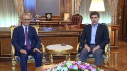 بارزاني يستقبل نجم الدين كريم عقب العودة إلى أربيل