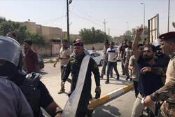 قوة مكافحة الشغب تعتدي بالضرب على كادر قناة في بغداد