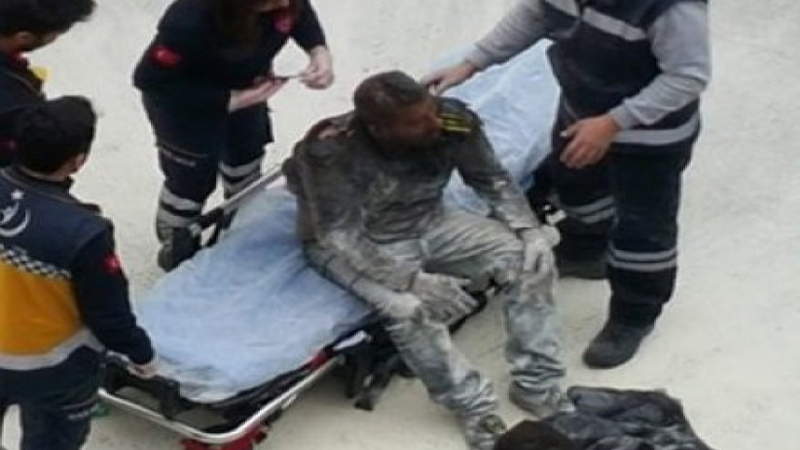 تركي يشعل النار في جسده أمام مبنى حكومي: أطفالي جائعون