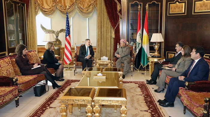 Assigning Allawi at the table of discussion of Barzani and an American official