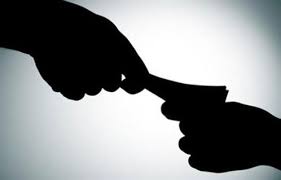 ضبط مسؤول "مرتشي" في الأنبار