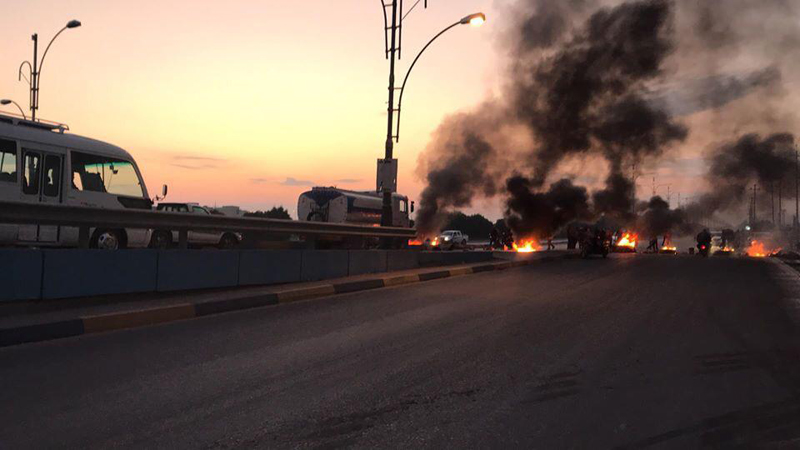 Live bullets in Basra, demonstrators block bridges