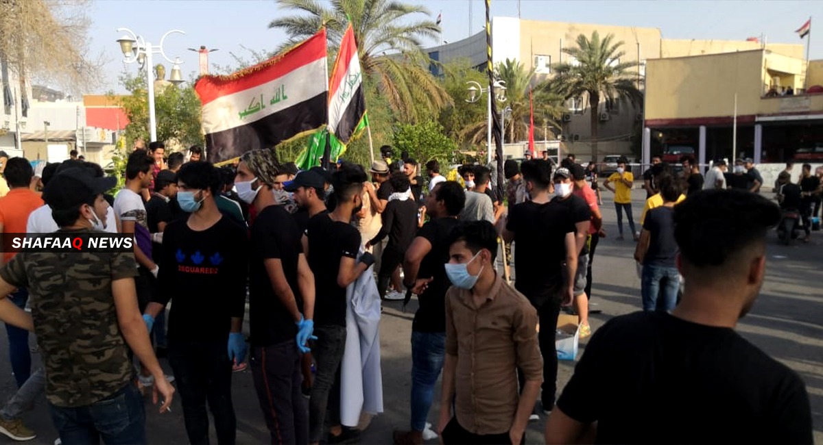 تظاهرات اقصى جنوبي العراق تطالب بإغلاق مقار الاحزاب ومحاسبة القتلة