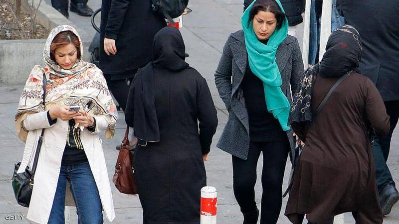 إيران.. عقوبات رادعة لمعارضات الحجاب الإلزامي