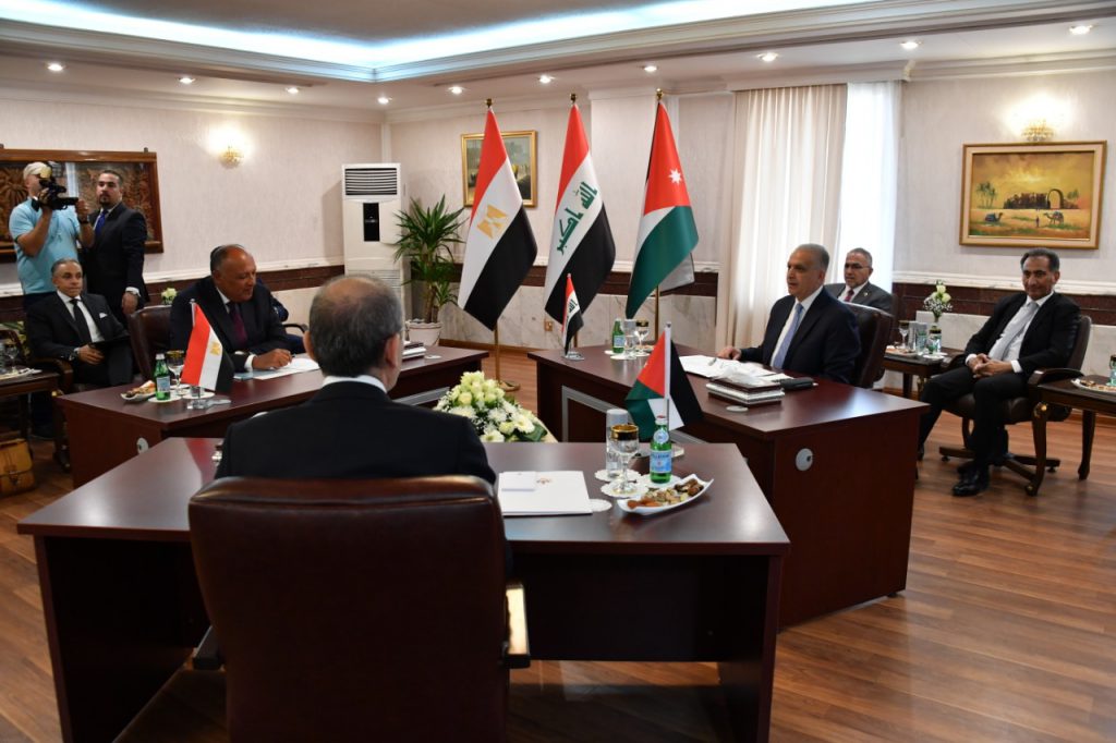 العراق يجري مباحثات مع مصر حول "ازمات المنطقة"