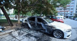 ليست الأولى.. إحراق سيارة مسؤول تركي في اليونان