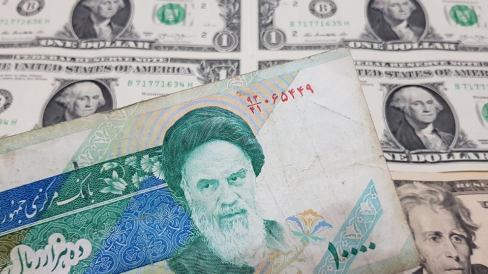 الدولار الأميركي يصل لأعلى مستوى خلال 6 أشهر في إيران