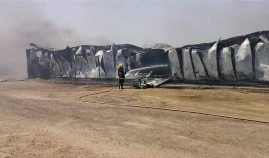 A large fire burns poultry fields in Diwaniyah province