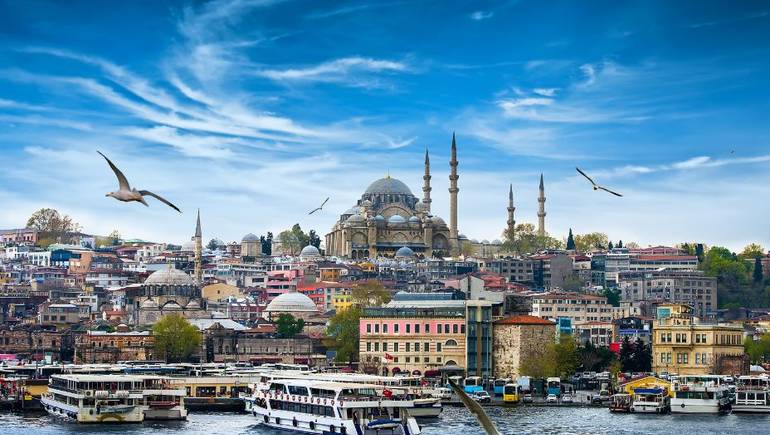 تركيا توقف منح الاقامة السياحية