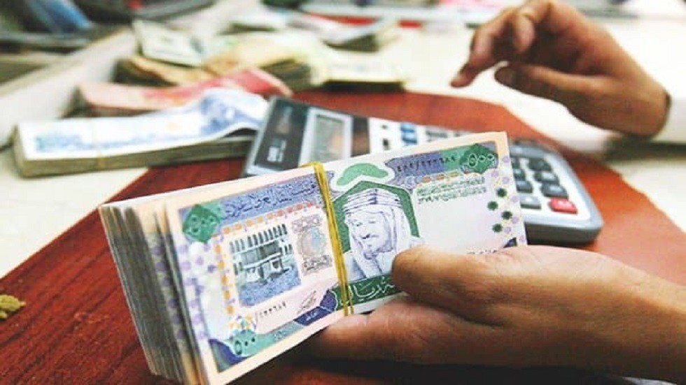 ربع السعوديين يرتضون تخفيض رواتبهم مقابل منحهم إجازات أطول