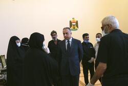 الكاظمي يلتقي ذوي قتلى الاحتجاجات ويتعهد: سنحاسب المتورطين