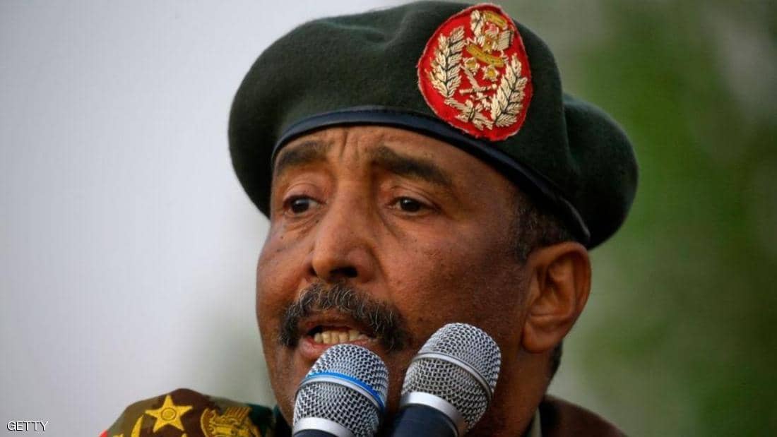 قائد عسكري يتسلم مقاليد السلطة في السودان