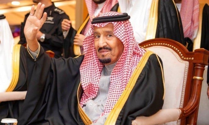 ملك السعودية يتطلع للقاء الكاظمي "بأقرب فرصة"