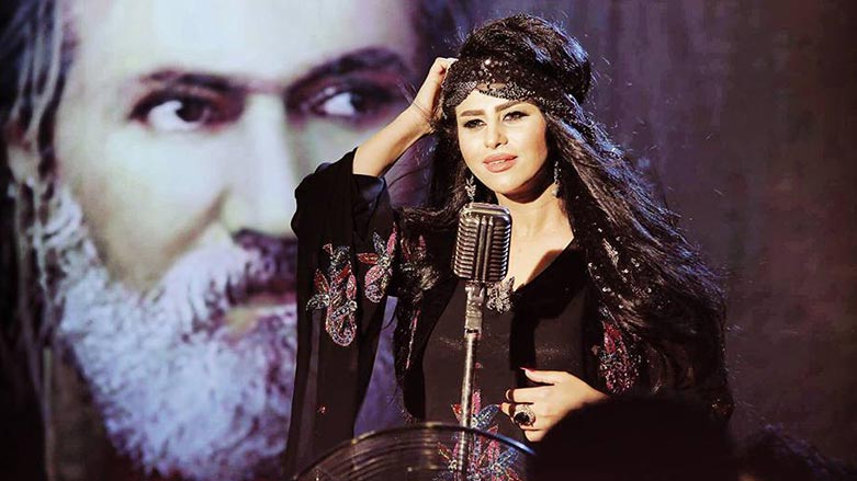 اسرة المغنية "ماريا هورامي" تقاضي رجل الدين السلفي بتهمة "القذف والتشهير"