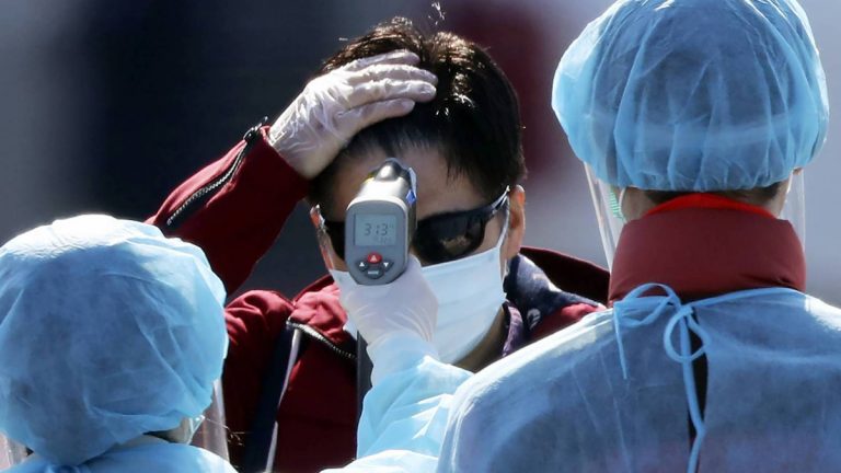 بعد شفاء 10 خلال علاج مفاجئ.. الصين توجه دعوة مستعجلة للمصابين بكورونا