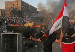 40 killed and wounded by security using bombs against protesters in Baghdad, Reuters