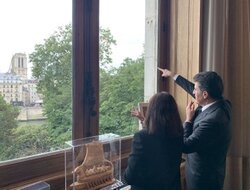 فيديو.. عمدة باريس تستقبل رئيس كوردستان بشكل ودي خاص