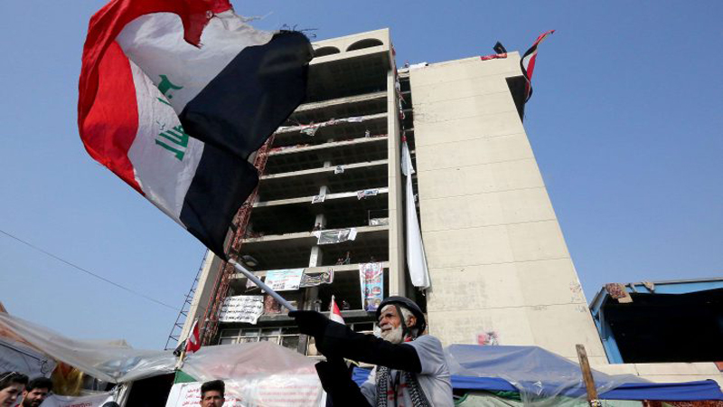 مصدر يكشف حقيقة الانفجار وسط ساحة التحرير (صورة)