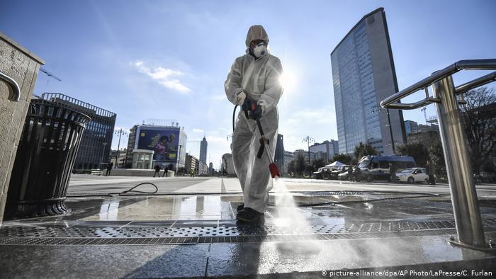 أول دولة أوروبية تعلن انتهاء وباء كورونا رسميا