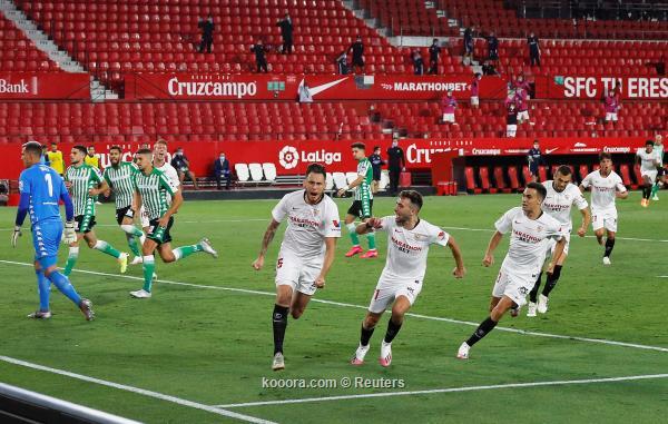 إشبيلية يفتتح عودة الدوري الإسباني بفوز على بيتيس