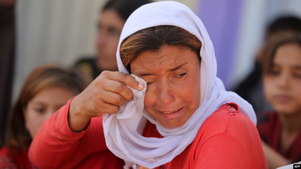 مقتل امرأة ايزيدية على يد نساء وعوائل "داعش" في مخيم بسوريا