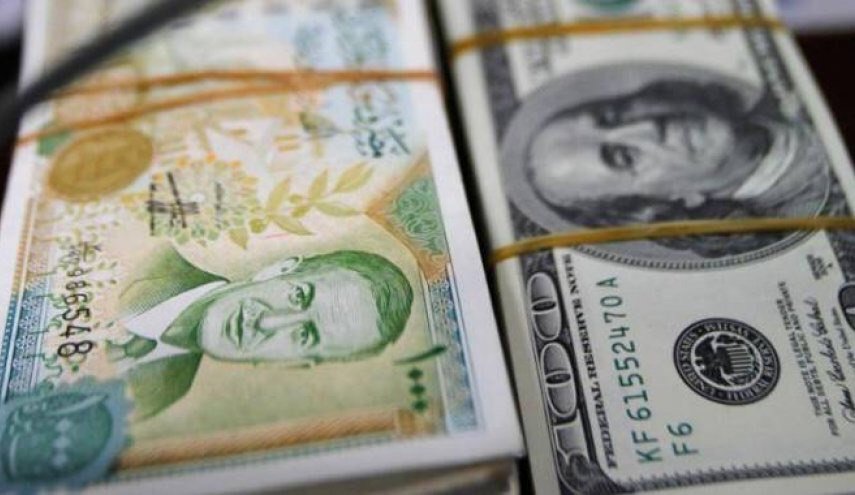 انخفاض كبير لليرة السورية أمام الدولار