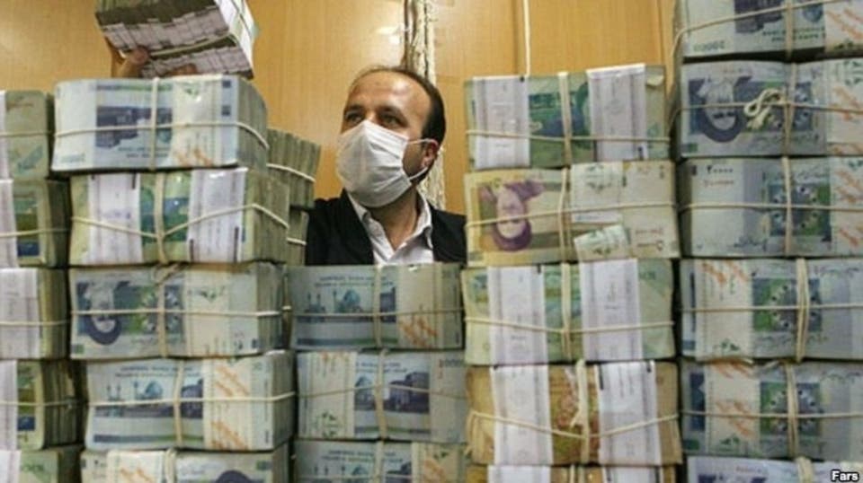 Trump Sanctions Send Iranian Currency to Biggest Collapse in 46 Years