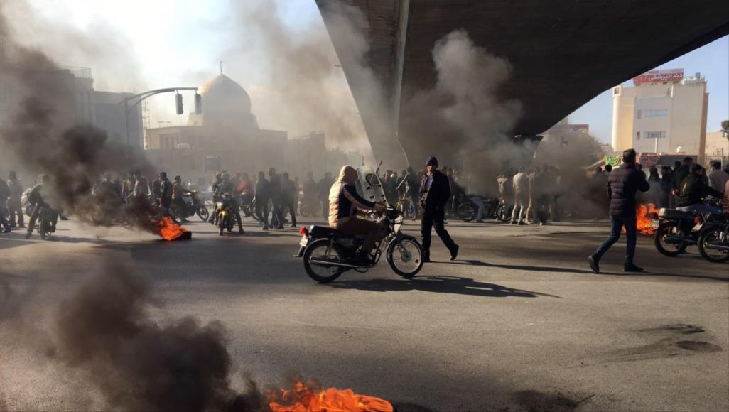 وكالة الأنباء الإيرانية: قتيلان و4 جرحى في احتجاجات مدينة بومهن بمحافظة طهران